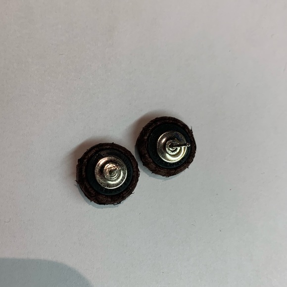 One of a kind earrings 🤎 - Picture 3 of 4